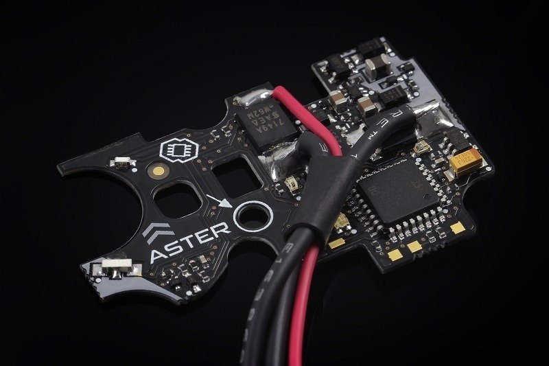 Airsoftová zbraň SA-E15 EDGE™ ASTER™ V2 Custom - černá